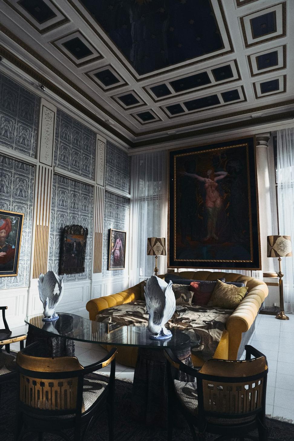 Deluxe Cosmic Suite